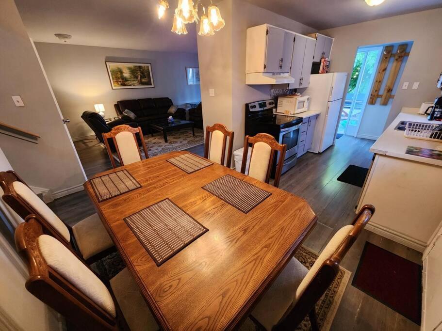 Entire 3 Bedroom House In Elliot Lake Buitenkant foto