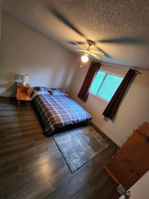 Entire 3 Bedroom House In Elliot Lake Buitenkant foto